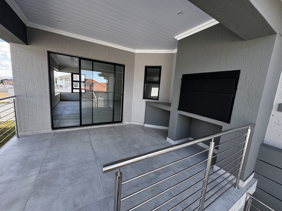 3 Bedroom Property for Sale in Monte Christo Western Cape